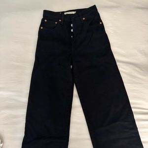 Black ribcage straight ankle Levi’s